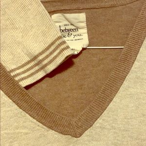 Long sleeve V neck sweater